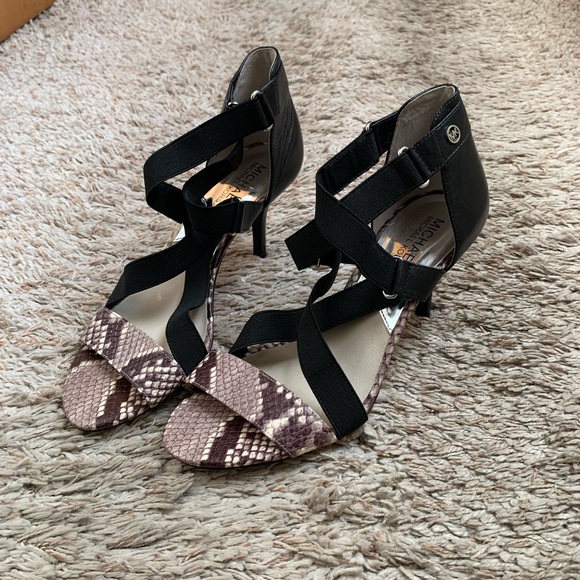 Michael Michael Kors Wendy Mid Dress Sandals - Picture 6 of 7